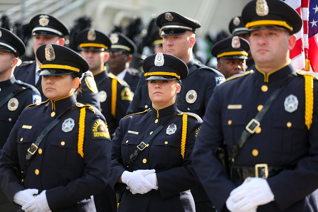 Franklin Graham Calls Nation to ‘Pray for All Our Law Enforcement ...