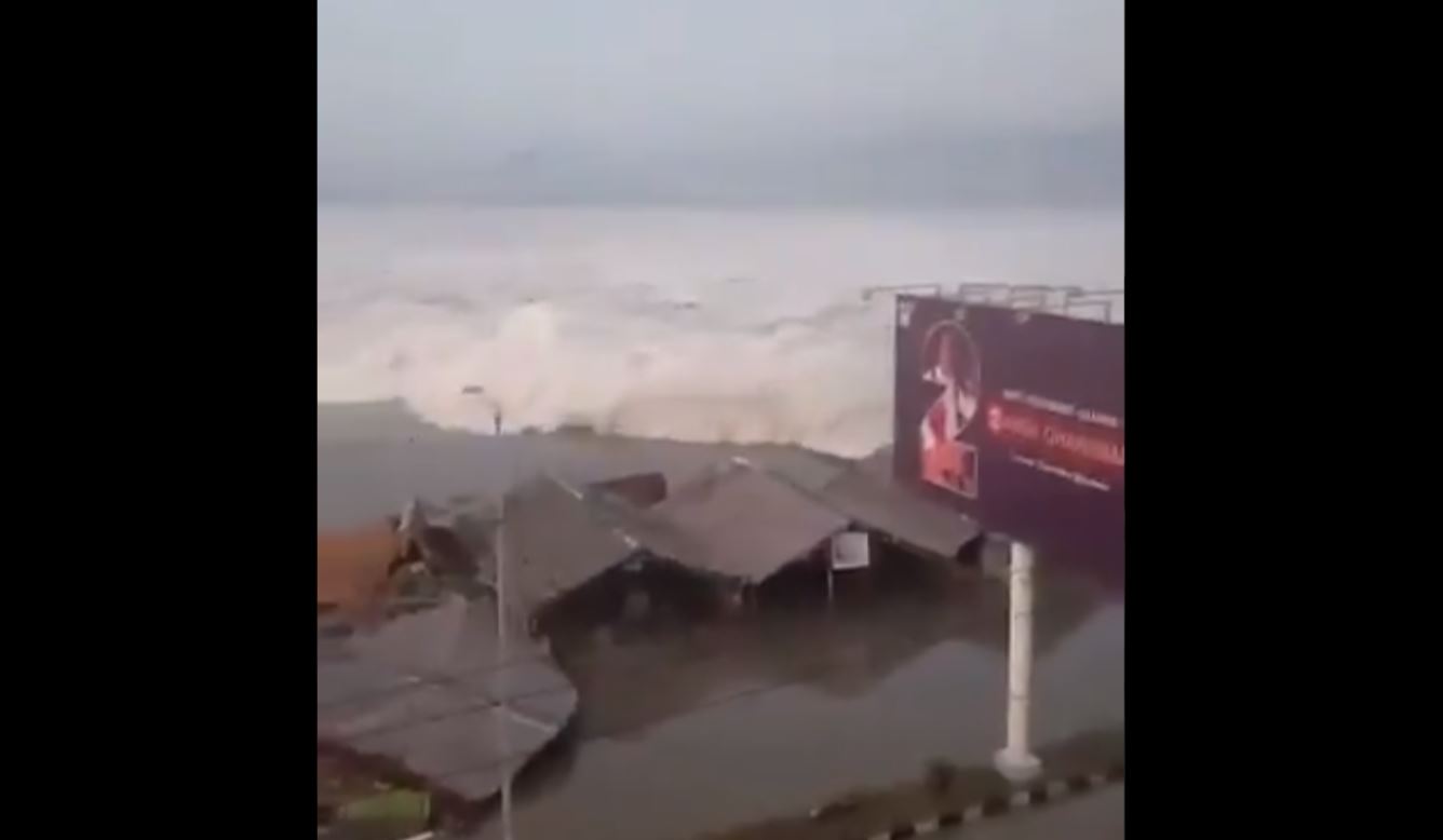 PRAY Terrifying Footage Shows Massive Tsunami Flooding Indonesian